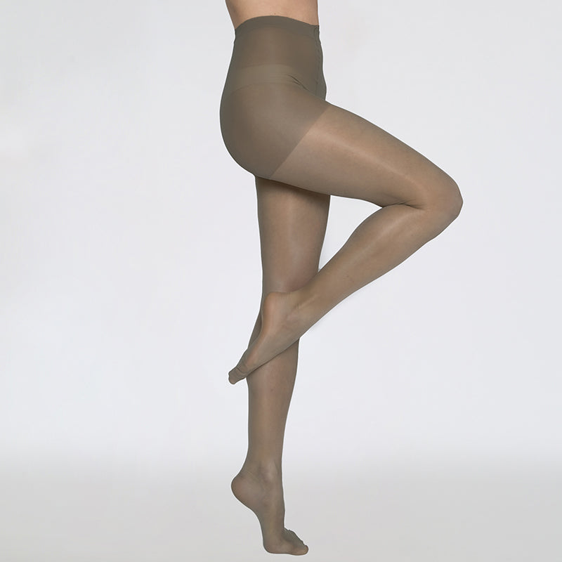 
                      
                        Andrea Bucci 10 Denier Silk Sheer Tights - Leggsbeautiful
                      
                    